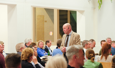 110424 Spreker Wim Anker. Hélène De Bruijn L Fotografie L 5457